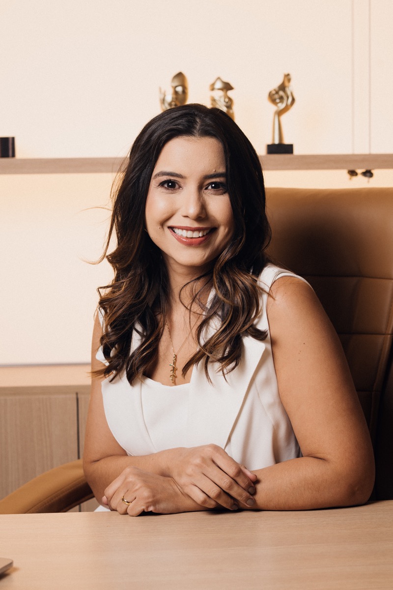 Dra. Renata Menezes, ginecologista e obstetra