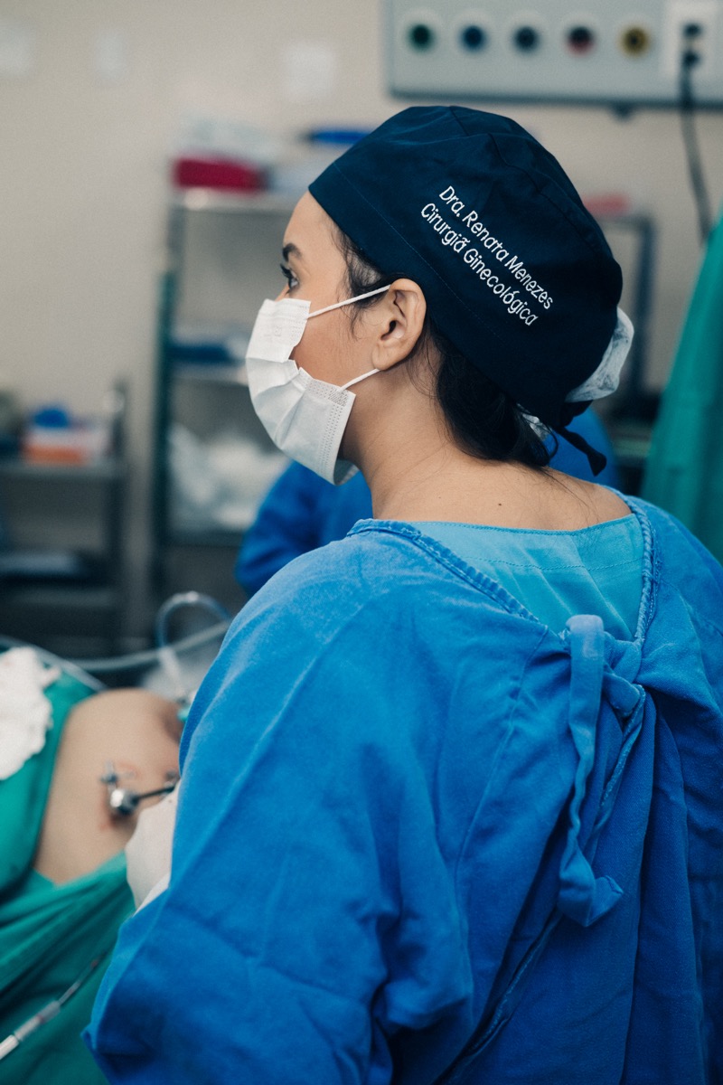 Dra. Renata Menezes — ginecologista para endometriose em Fortaleza